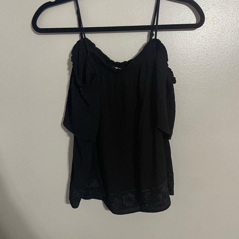 Tank/ off the shoulder black top
